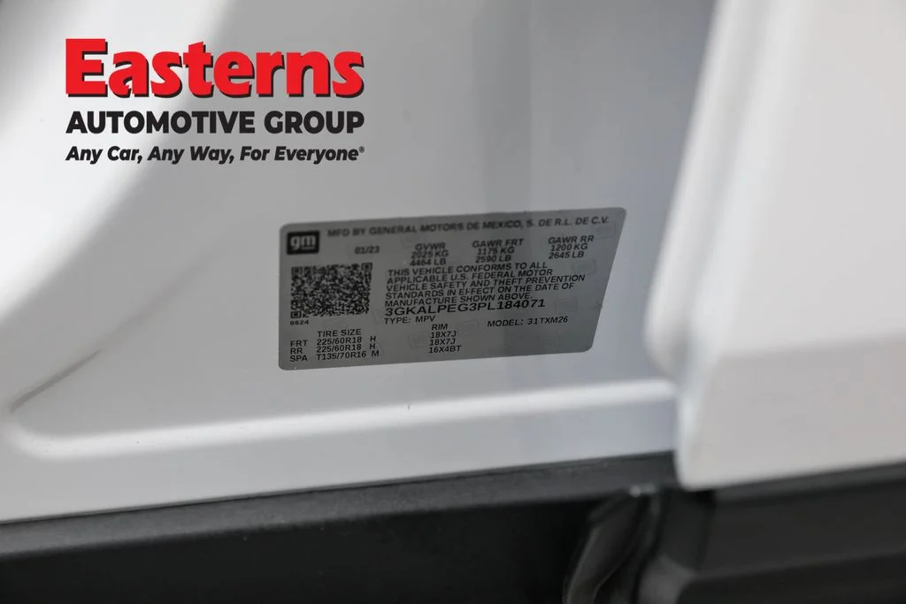 Used 2023 White GMC SLT image 37