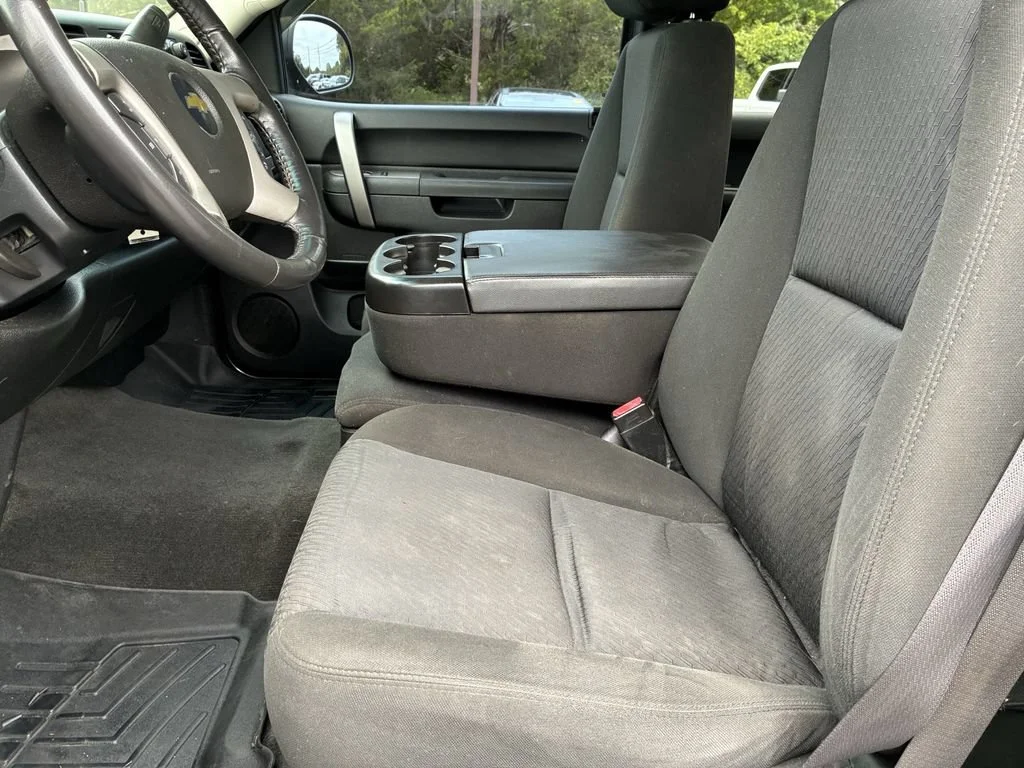 Used 2011 STEEL GREEN METALLIC Chevrolet LT image 17