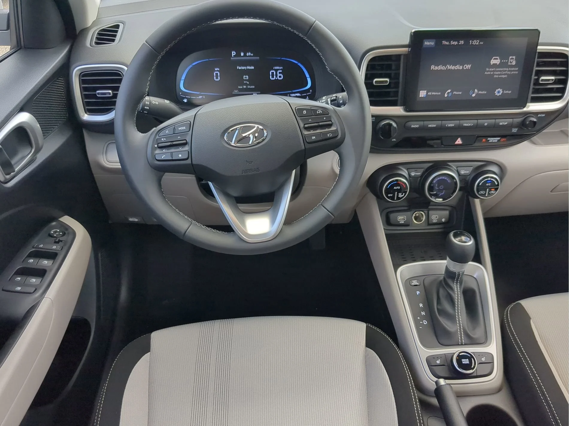 Used 2026 Lunar White Hyundai SEL image 15