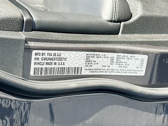 New 2026 Baltic Gray Metallic Clear-Coat Exterior Paint Jeep Laredo image 21