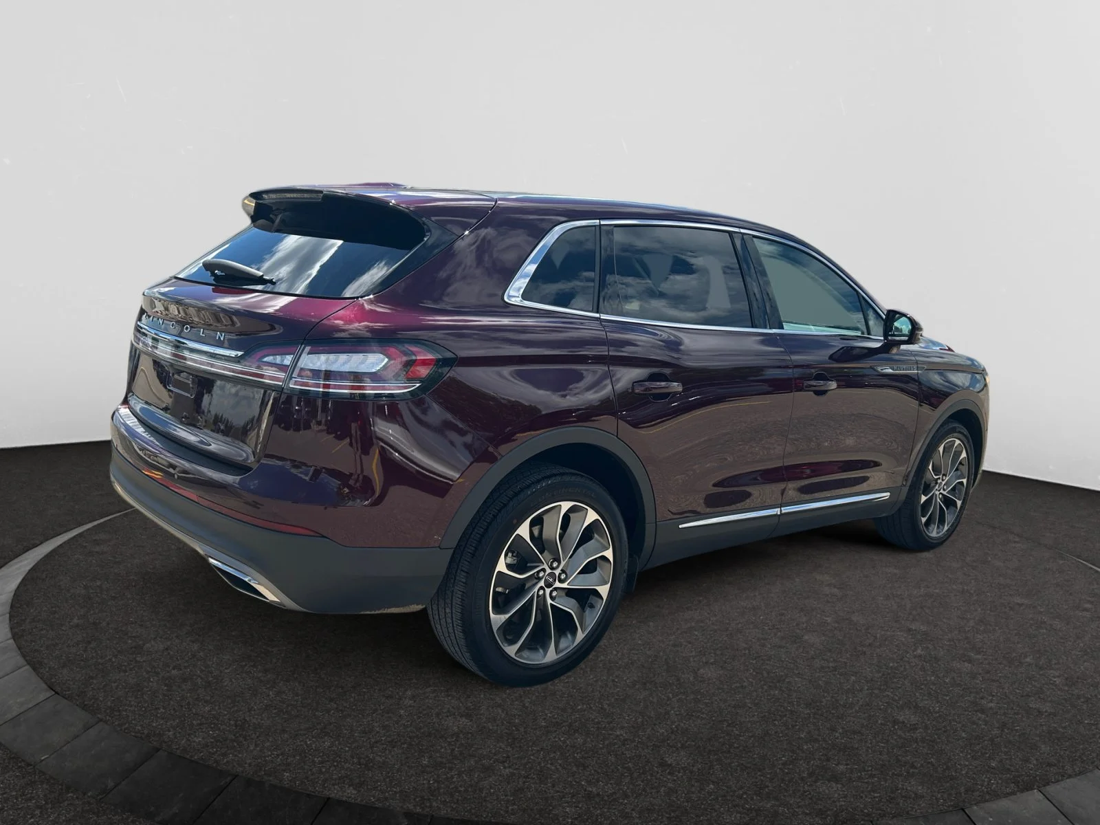 Used 2021 PURPLE Lincoln RESERVE AWD image 5