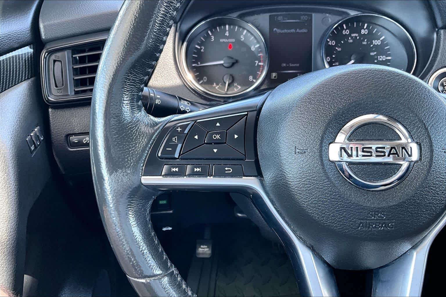 Used 2017 Pearl White Nissan SL image 23