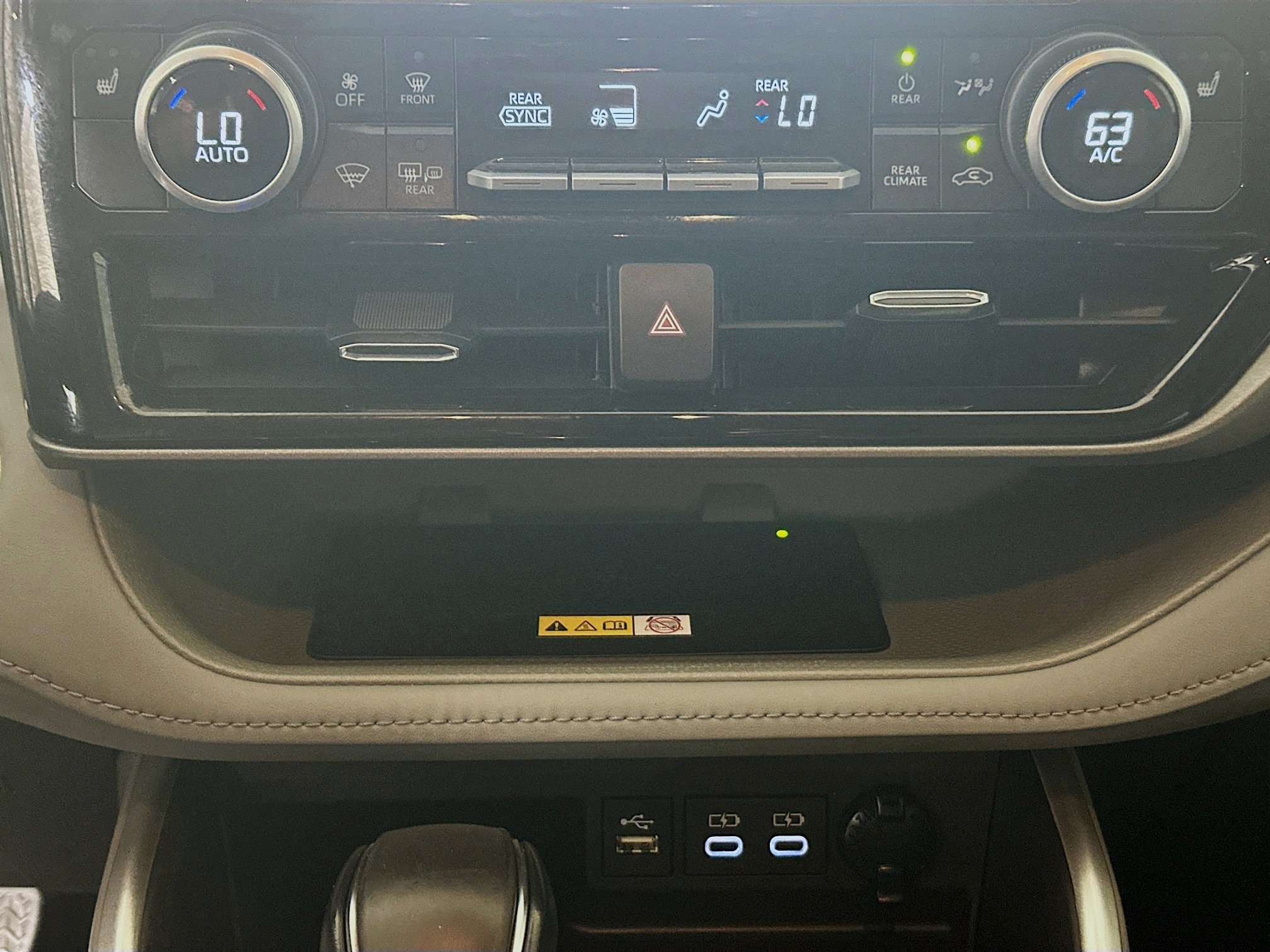 Used 2025 Pearl Toyota Hybrid XLE image 23