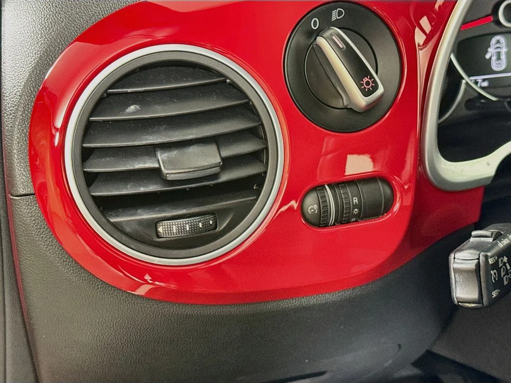 Used 2012 Red Volkswagen 2.5L image 10