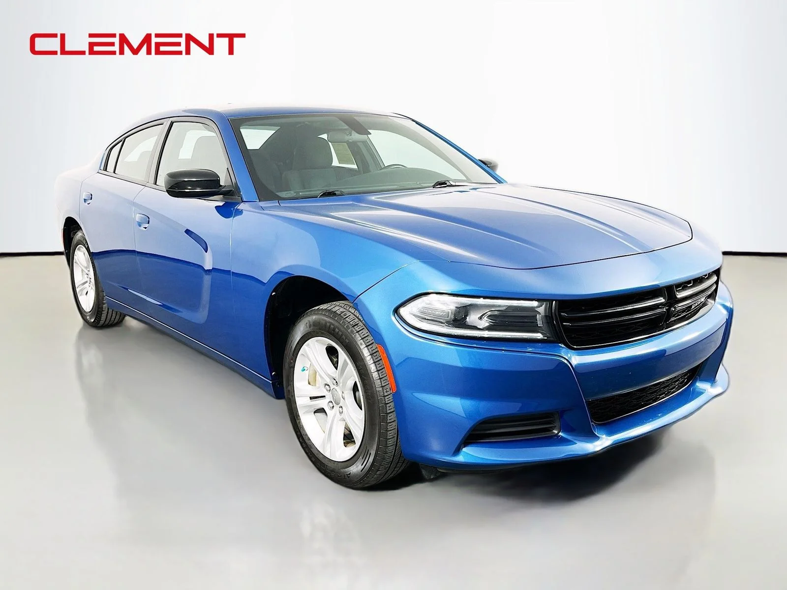 Used 2023 Blue Dodge SXT image 4