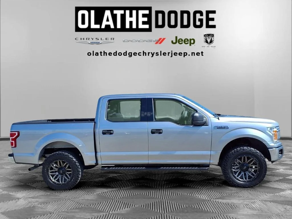 Used 2020 Silver Ford XLT image 32