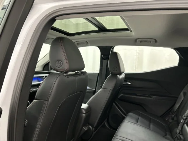New 2027 Summit White Chevrolet RS image 22