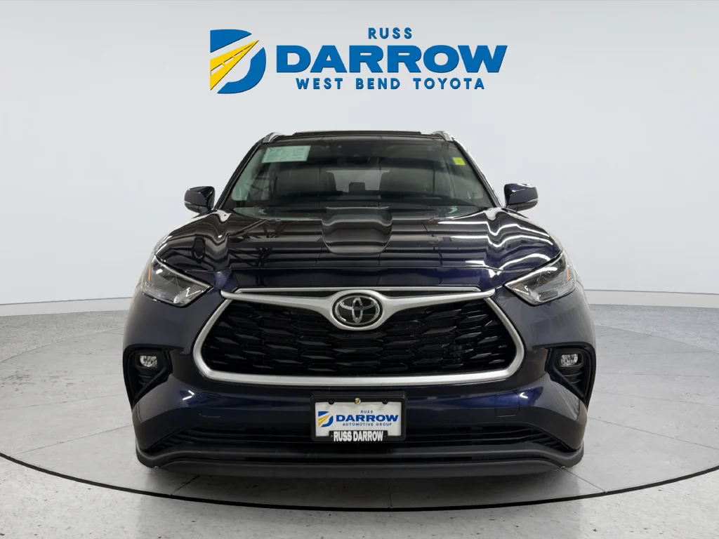Used 2022 Blue Toyota XLE image 8
