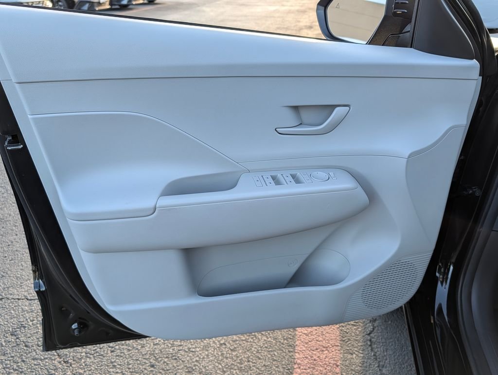 2024 Hyundai Kona EV SEL - Photo 16