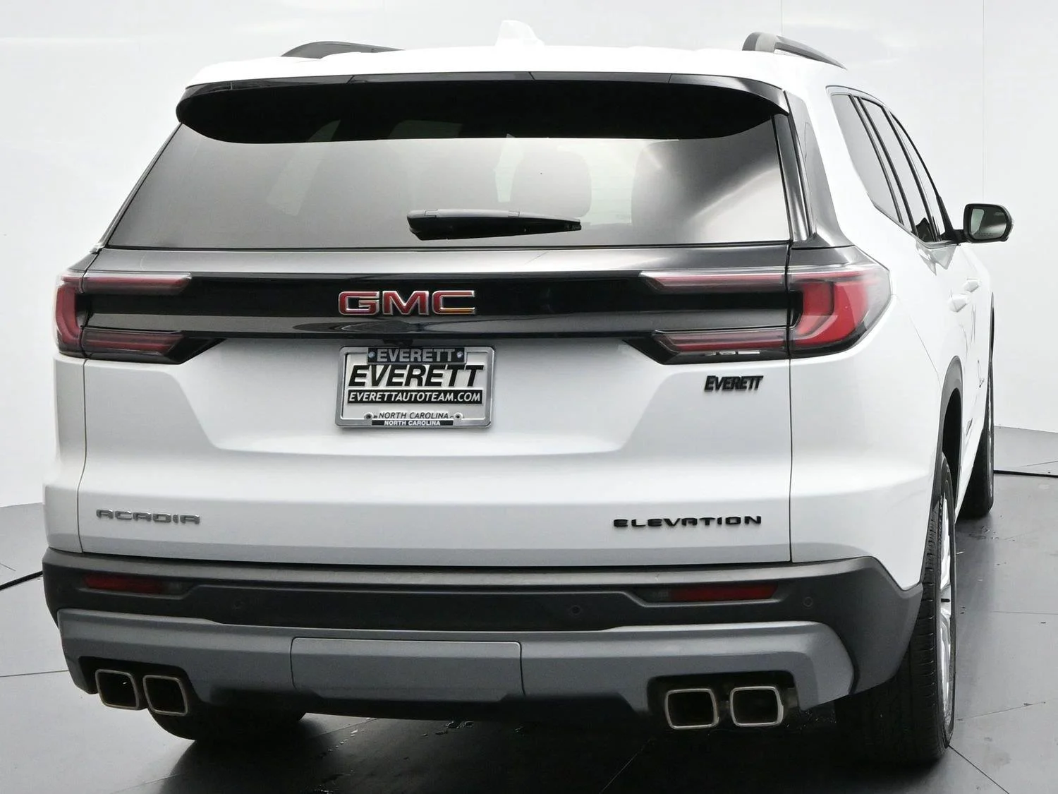 Used 2024 Summit White GMC FWD Elevation image 6