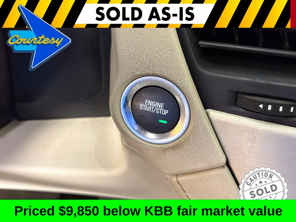 Used 2019 White GMC Denali image 25
