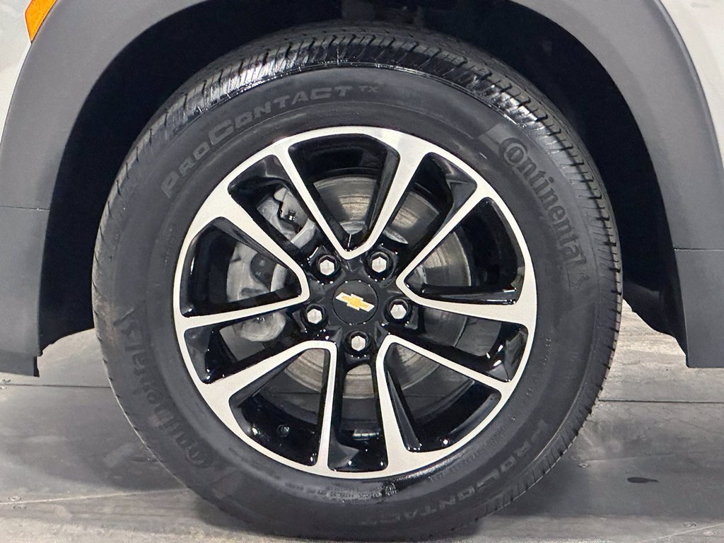 Used 2024 Gray Chevrolet LT image 35
