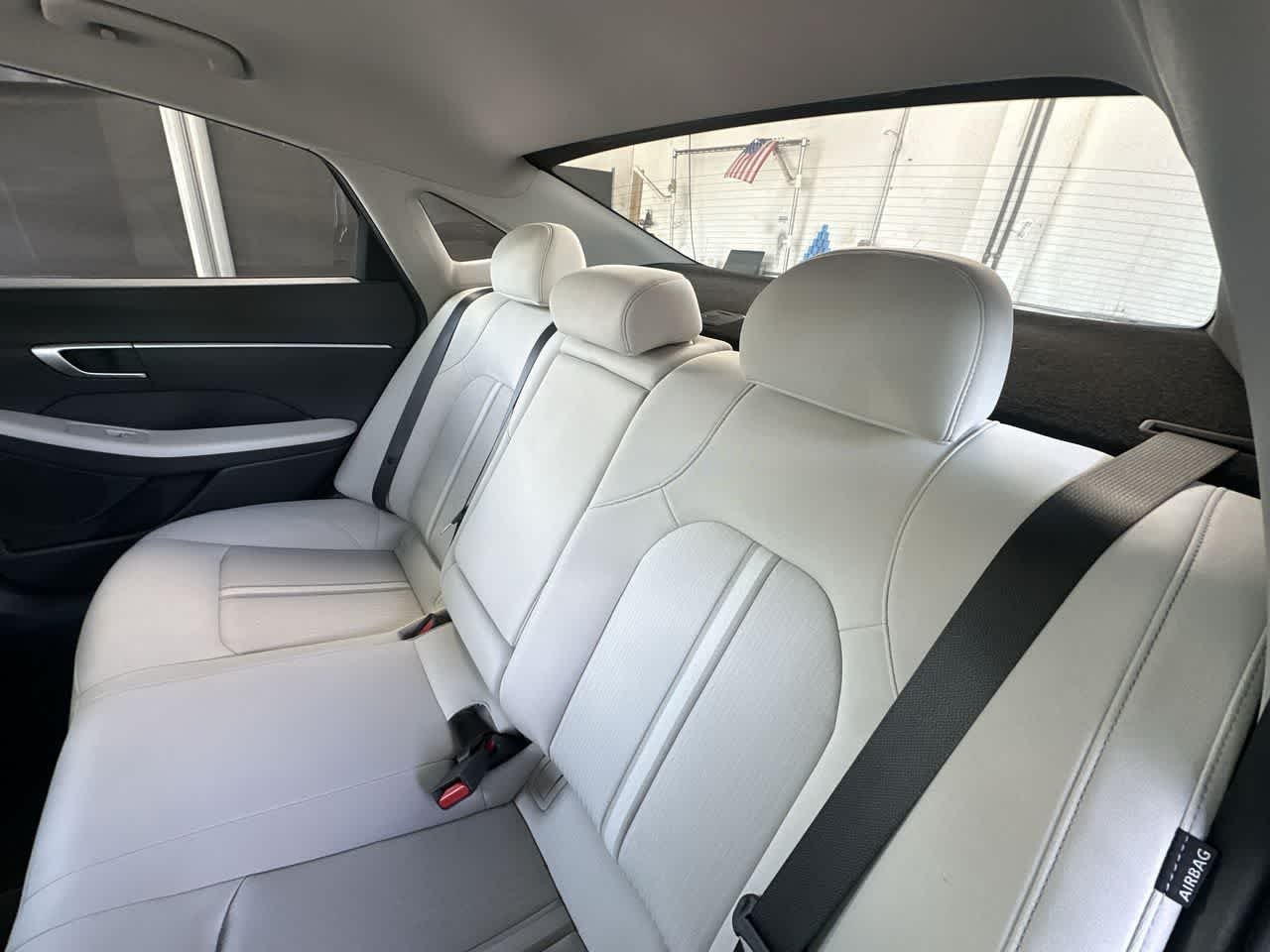 2025 Hyundai Sonata Hybrid SEL - Photo 22