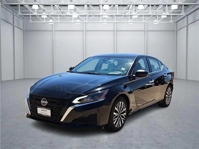 Used 2025 Super Black Nissan SV image 1