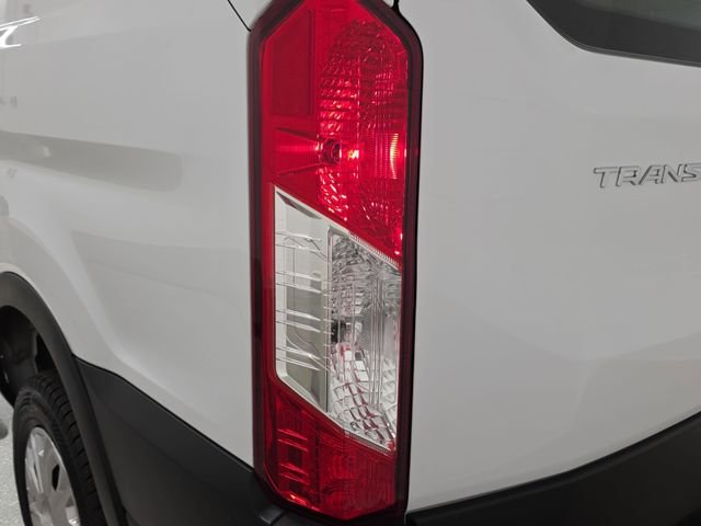 Used 2023 White Ford Base image 27