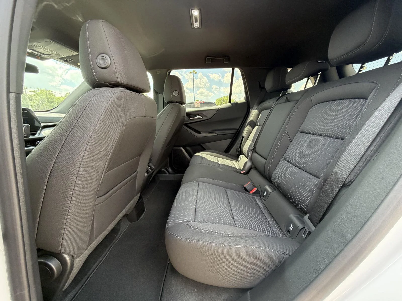 2027 Chevrolet Equinox LT - Photo 14