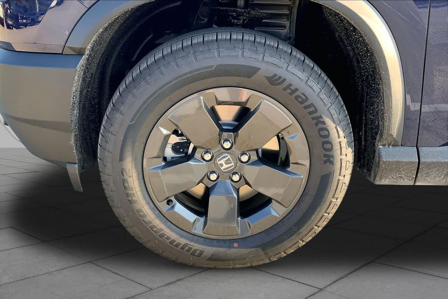 New 2026 Obsidian Blue Pearl Honda RTL image 12