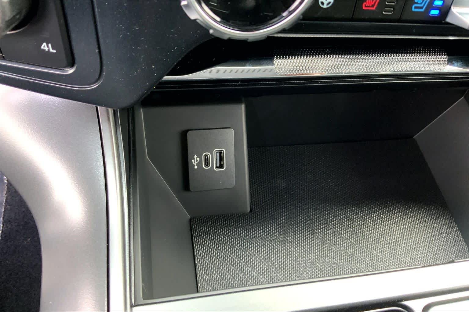 New 2026 Star White Metallic Tri-Coat Ford Lariat® image 15
