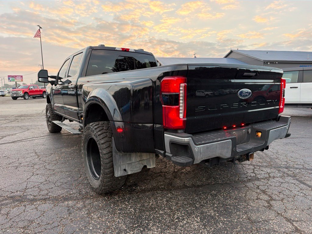 Used 2024 Black Metallic Ford Lariat image 4