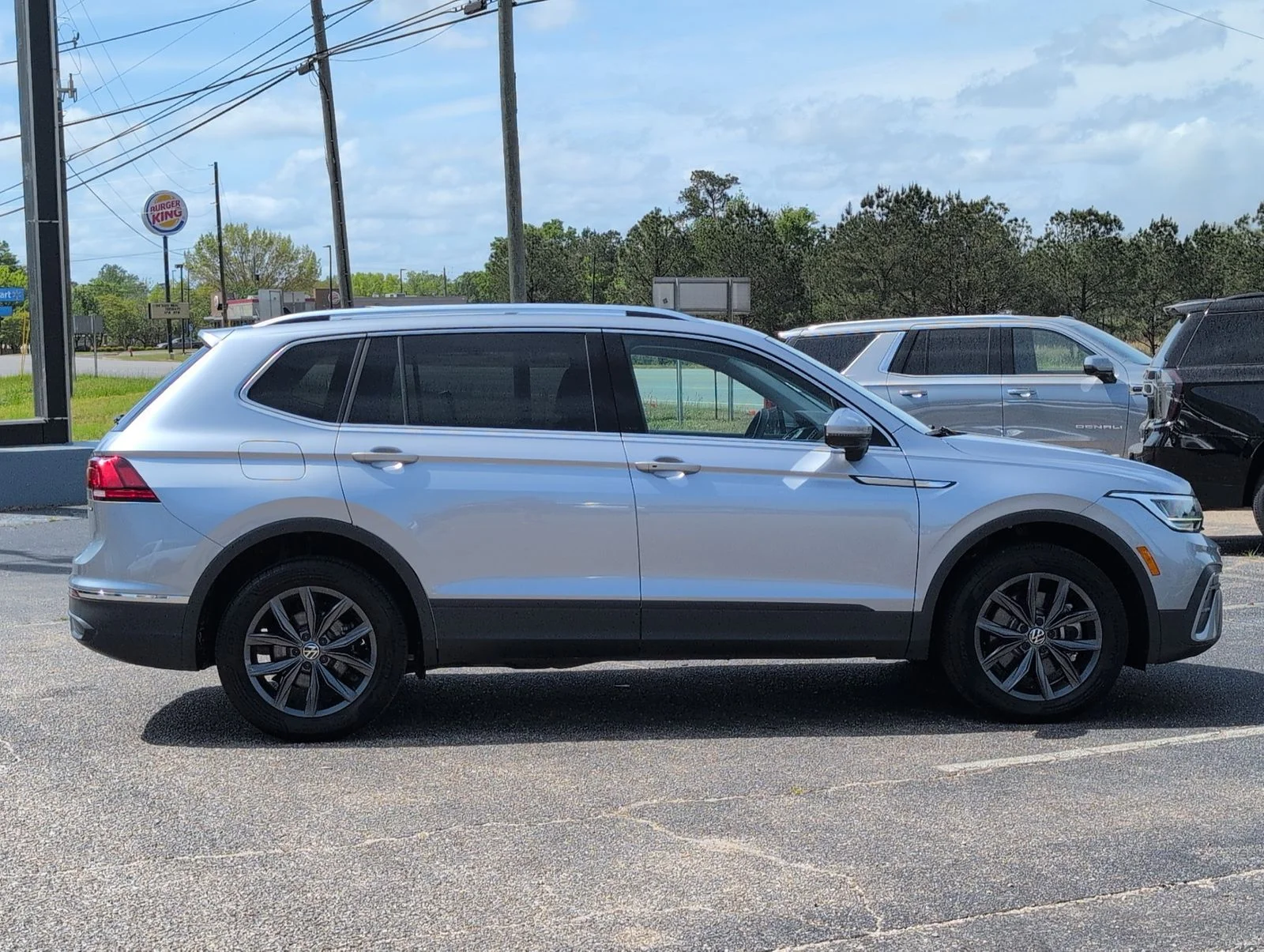 2024 Volkswagen Tiguan SE - Photo 7