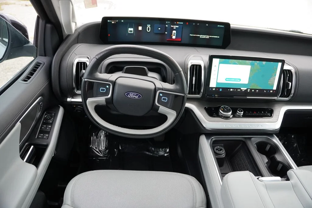 Used 2025 Silver Ford Platinum image 23