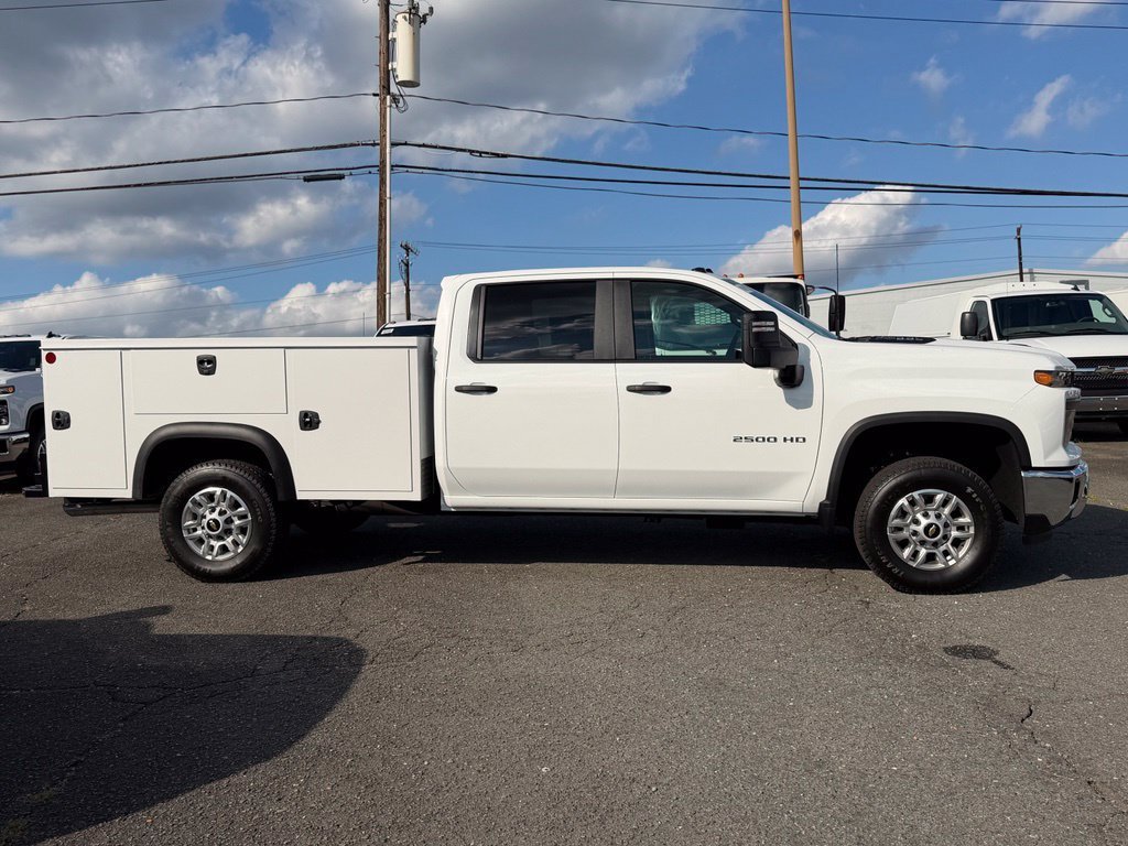 New 2026 Summit White Chevrolet WT image 2