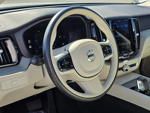 2023 Volvo XC60 Plus - Photo 16