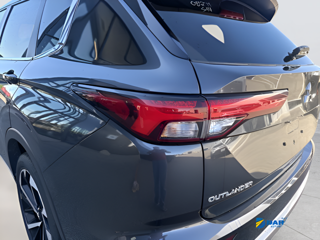 Used 2024 Gray Mitsubishi SE image 5