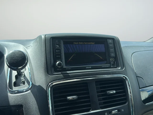 Used 2019 White Dodge SXT image 14