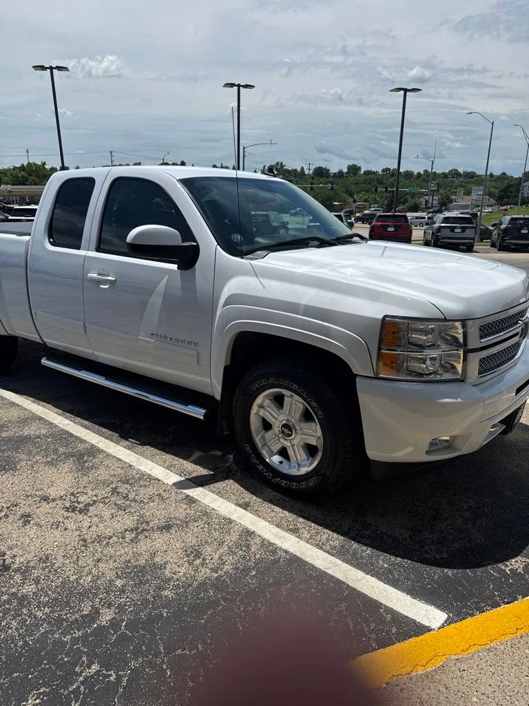 Used 2012 White Chevrolet LT image 6