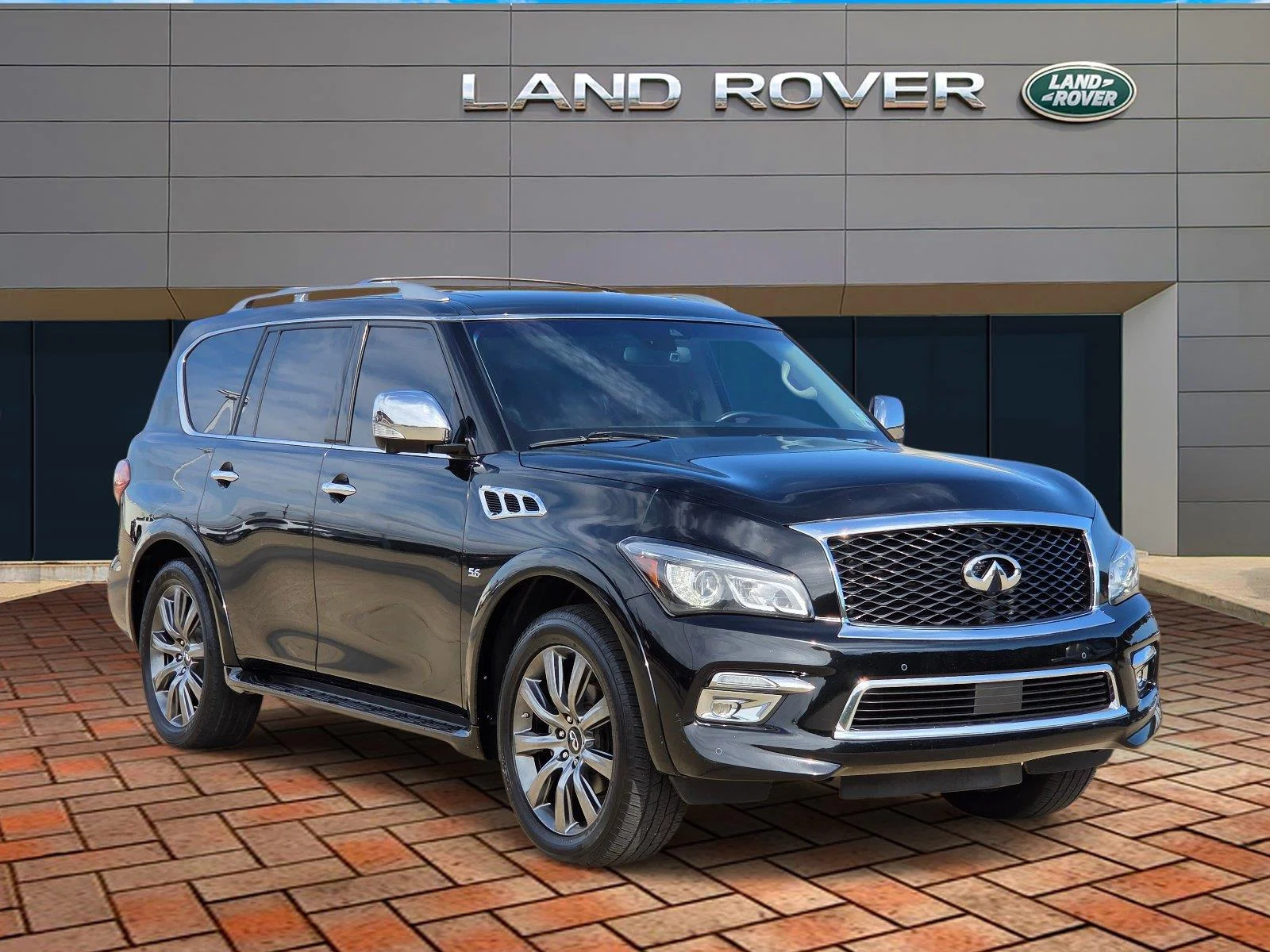 Used 2017 Black Obsidian INFINITI Signature Edition image 3