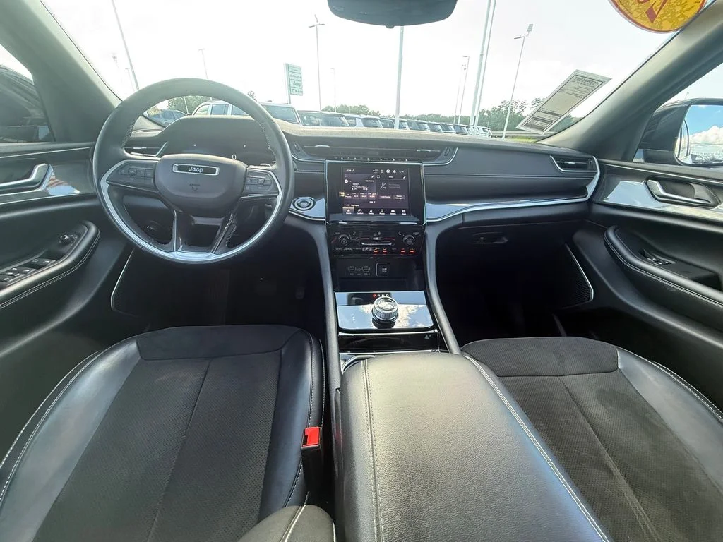 Used 2022 Gray Jeep Altitude image 7