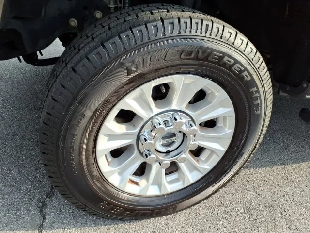 Used 2022 Black Ford XLT image 6