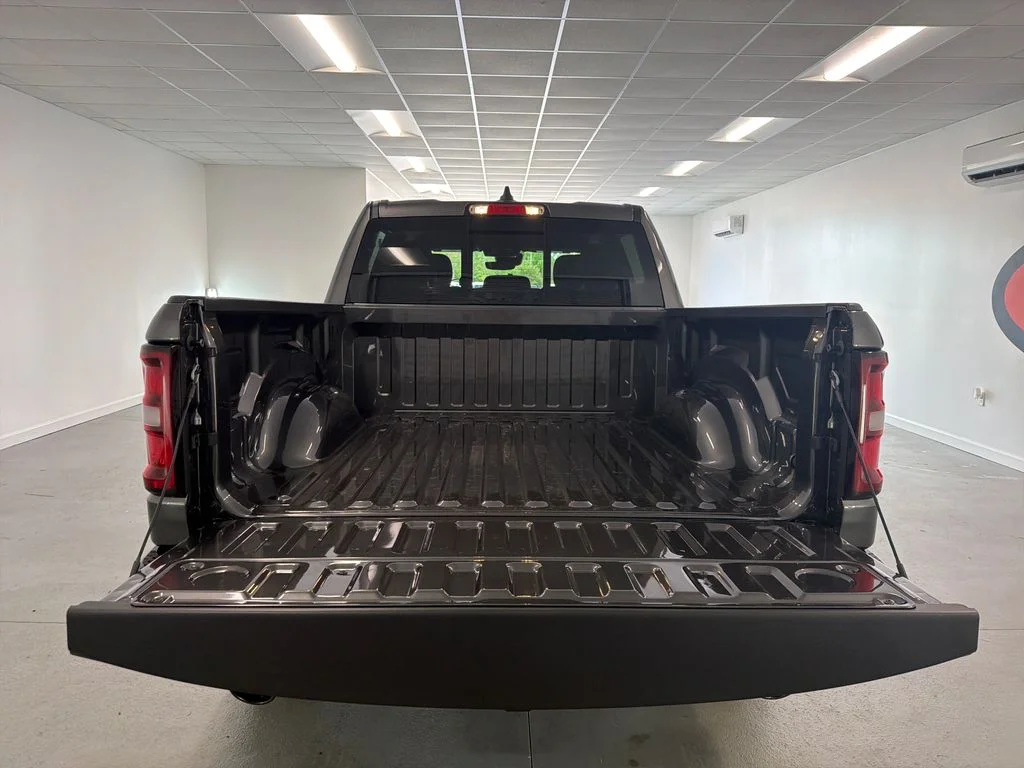 New 2027 Granite Crystal Metallic Clear-Coat Exterior Paint RAM Big Horn/Lone Star image 8