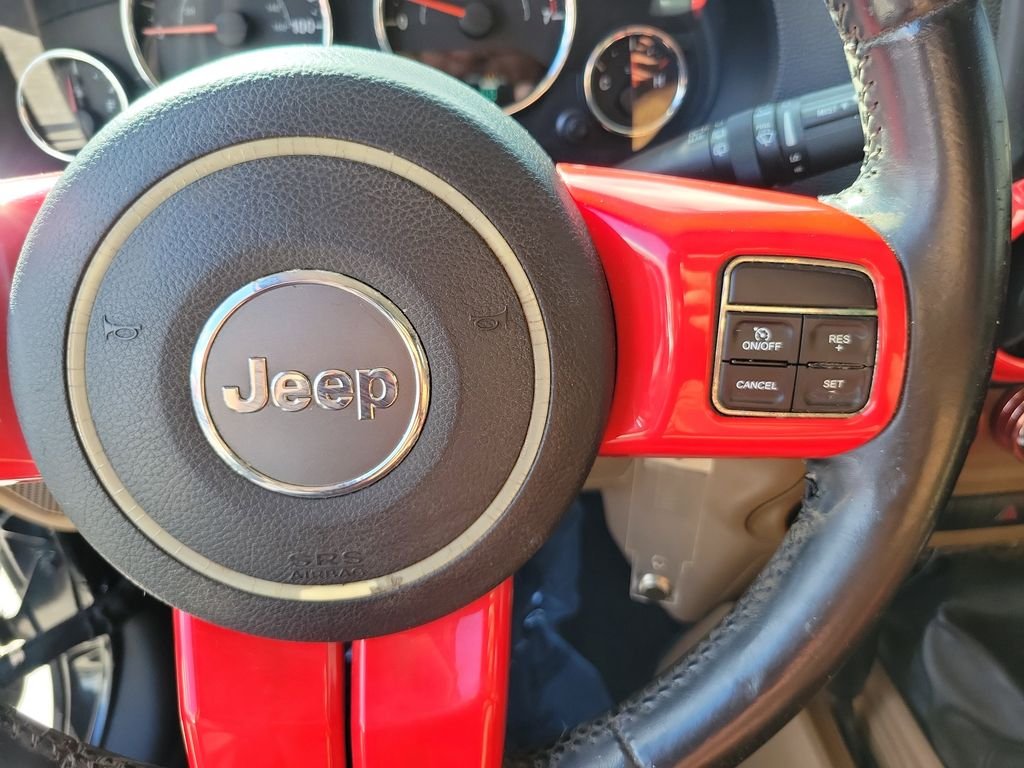 Used 2013 Black Jeep Sahara image 19