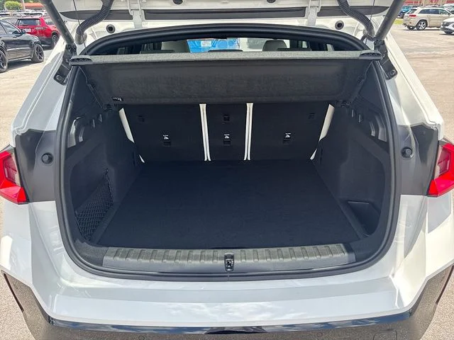 Used 2026 White BMW xDrive28i image 26