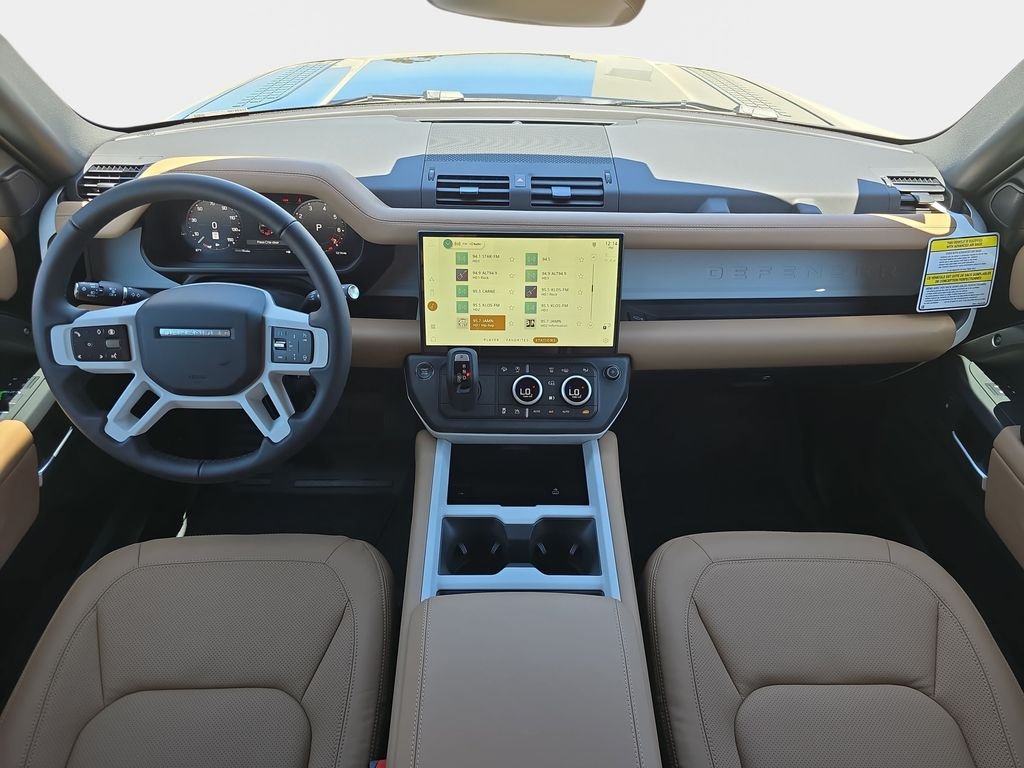 New 2026 Santorini Black Land Rover X-Dynamic SE image 9