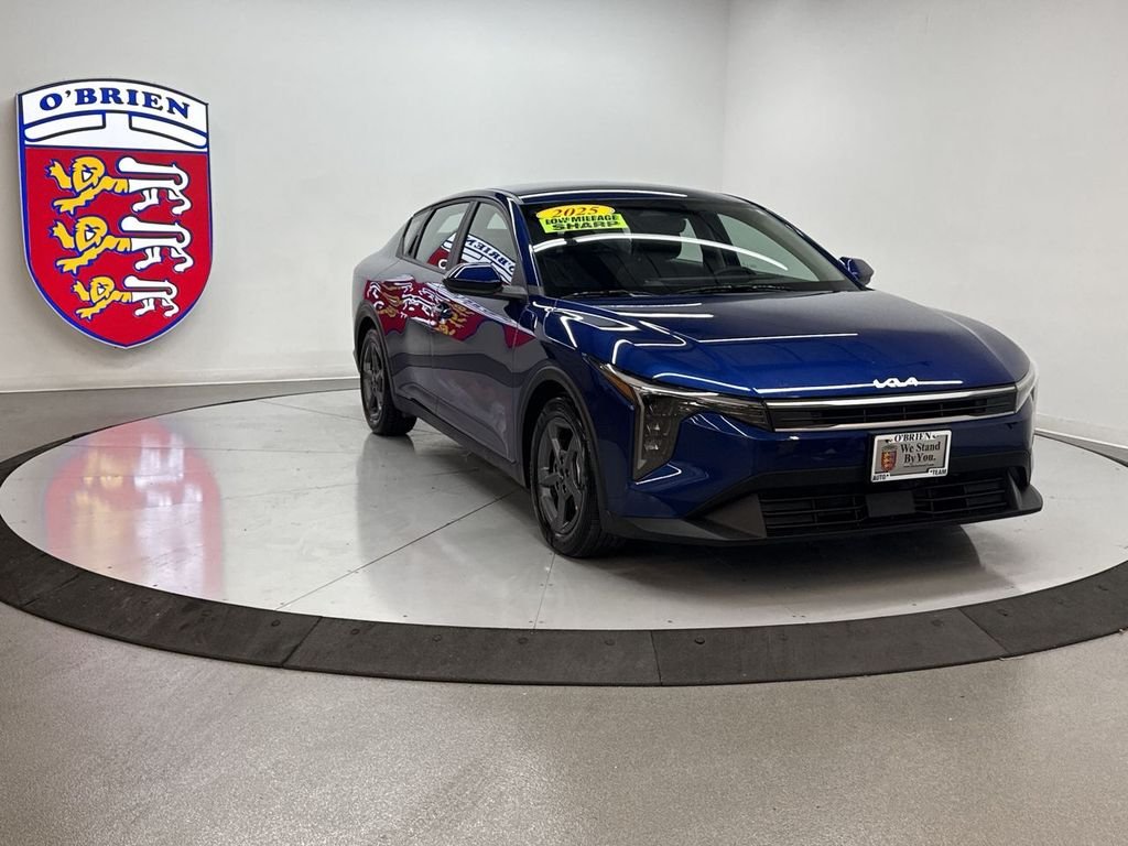 2025 Kia K4 LXS AT's photo