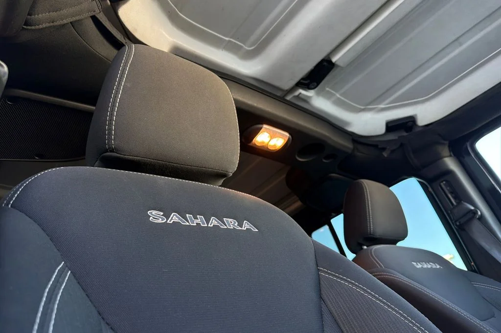 Used 2018 Black Clearcoat Jeep Unlimited Sahara image 19