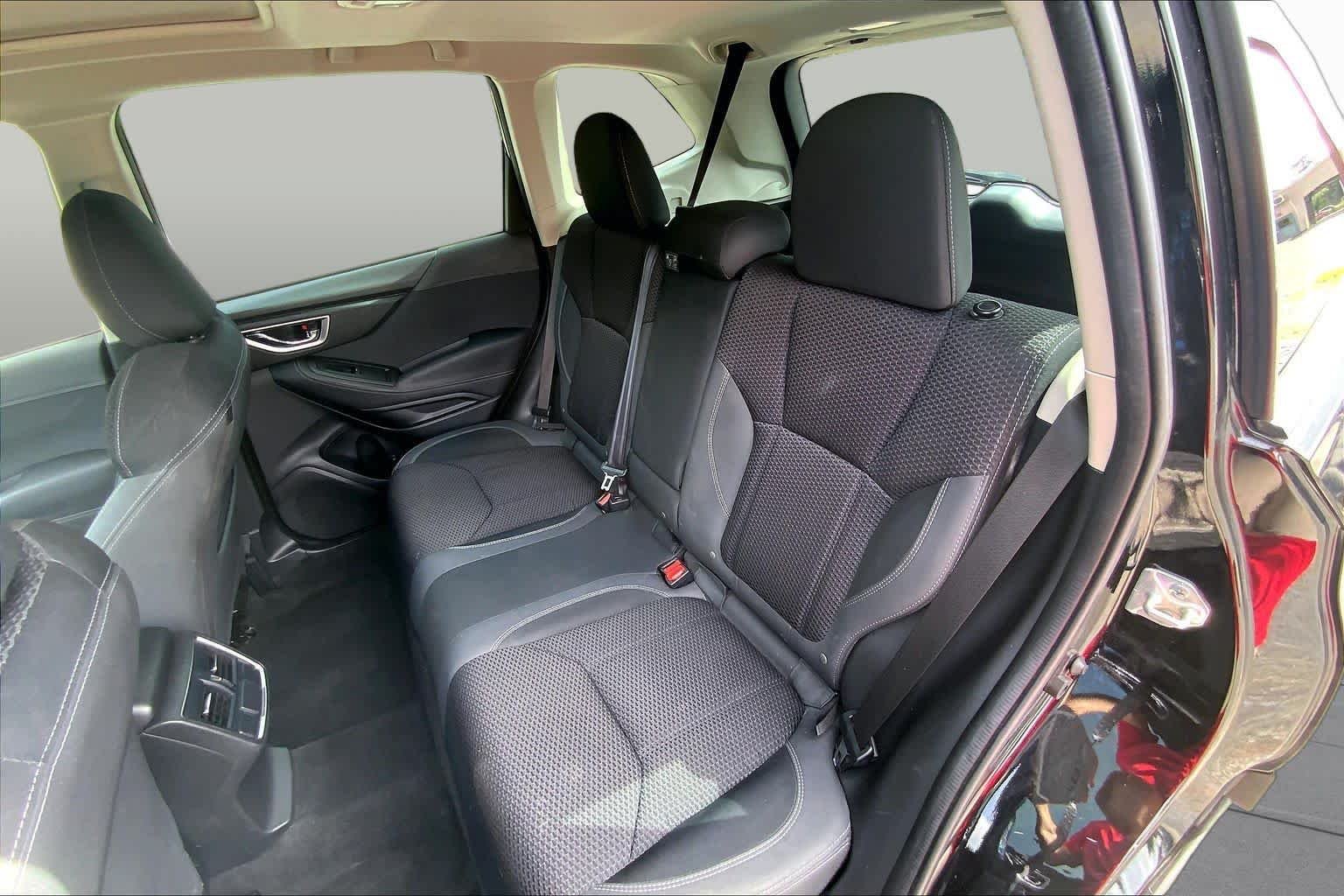 Used 2023 Crystal Black Silica Subaru Premium image 21