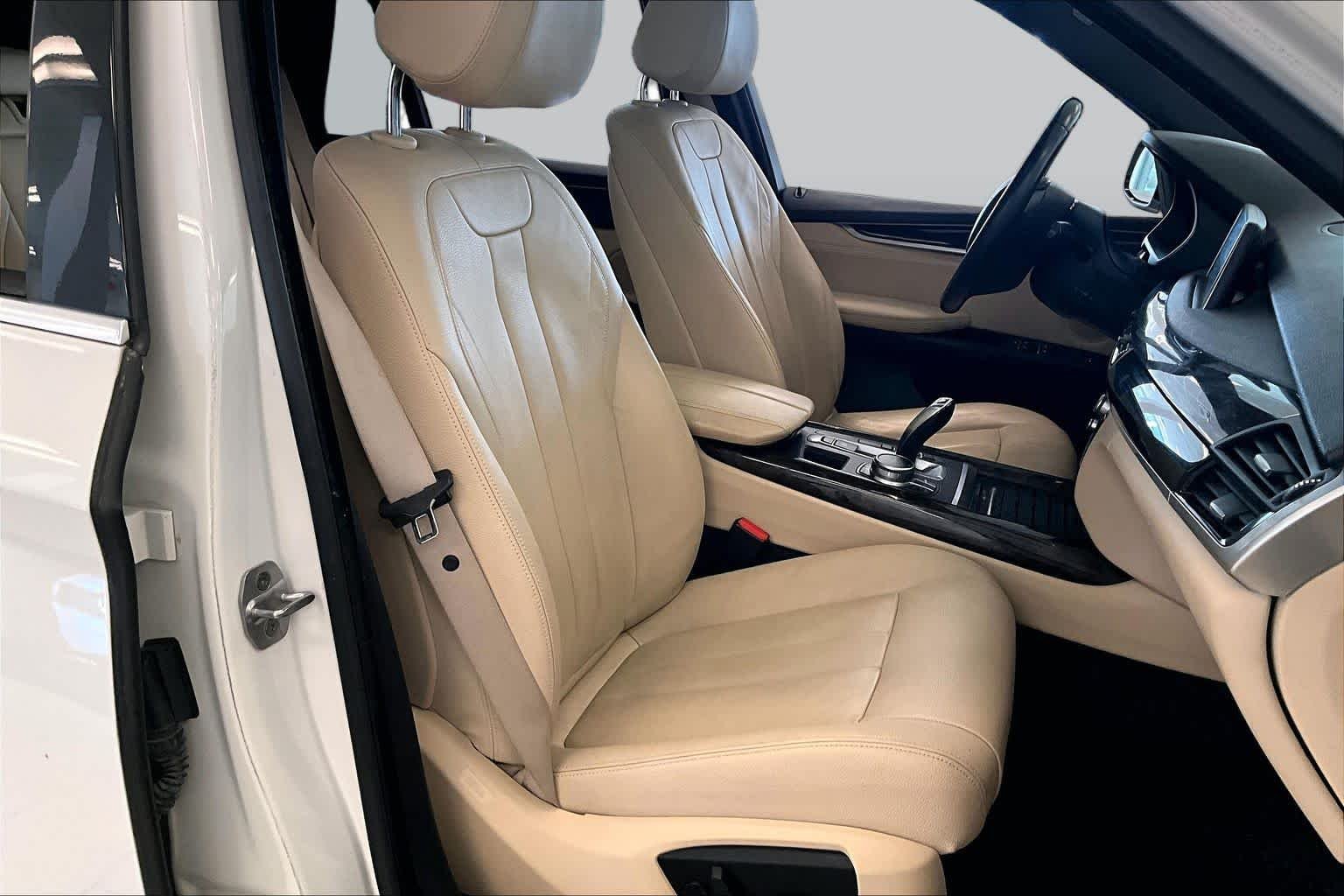 Used 2017 Alpine White BMW sDrive35i image 8