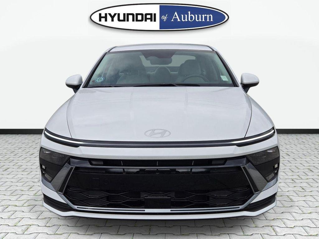 New 2026 White Hyundai SE image 13