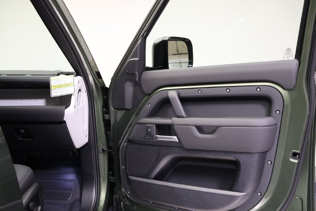 New 2026 Woolstone Green LAND ROVER S image 37