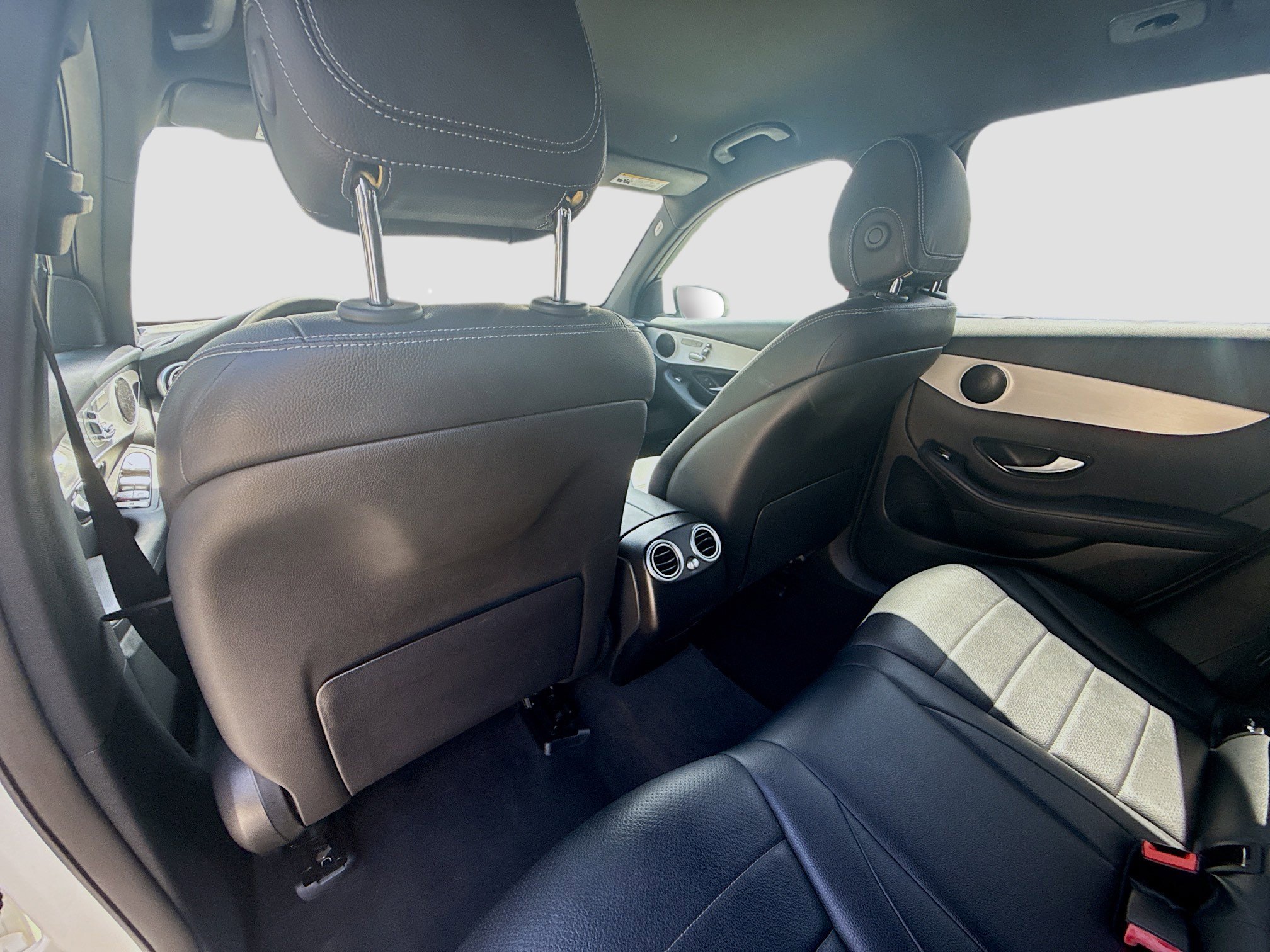 2022 Mercedes-Benz GLC GLC300 - Photo 24