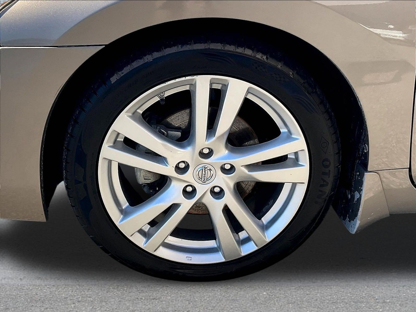 Used 2015 Beige Nissan 3.5 SL image 36