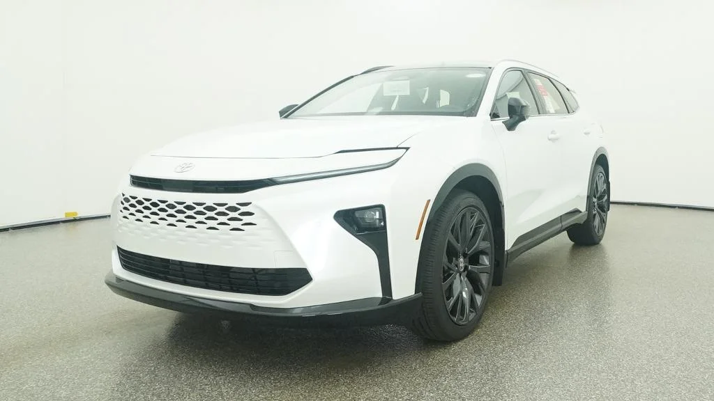 New 2026 Oxygen White Toyota Limited image 19
