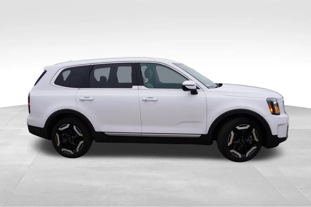 Certified Used 2025 Glacial White Pearl Kia EX image 2