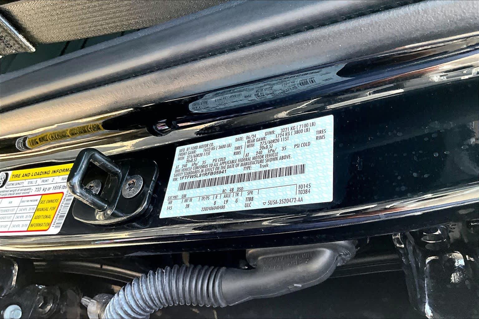 Used 2024 Agate Black Metallic Ford LARIAT image 36