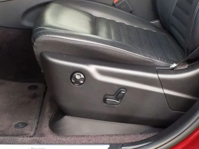 Used 2019 Red Jeep Limited image 16