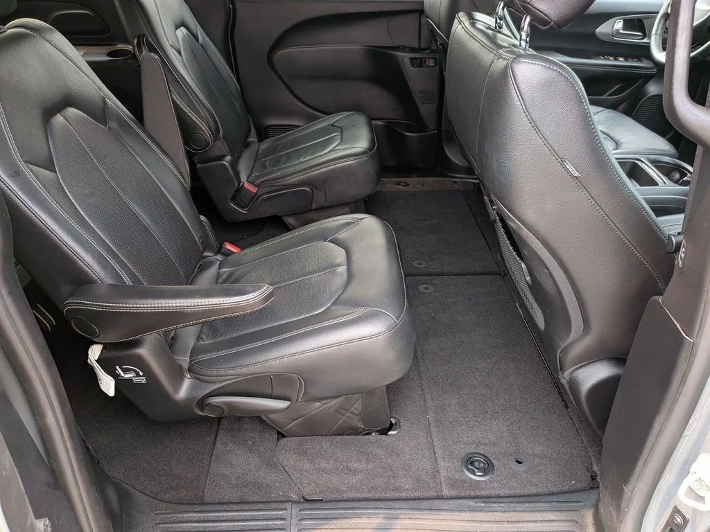 Used 2020 White Chrysler Launch Edition image 30